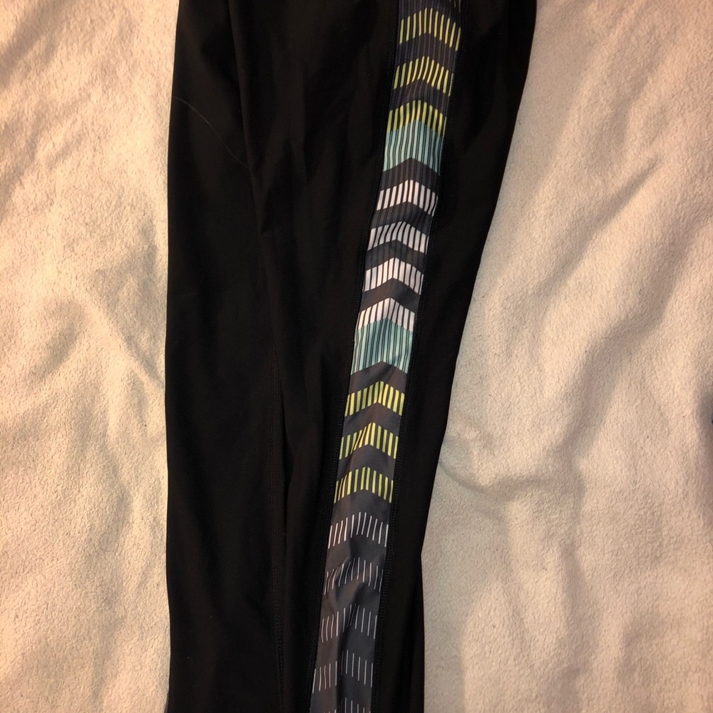 black athletic leggings